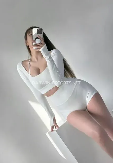 Darwin escorts Oriana — 4