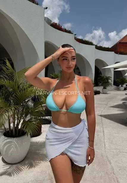 Darwin escorts Ellen — 7