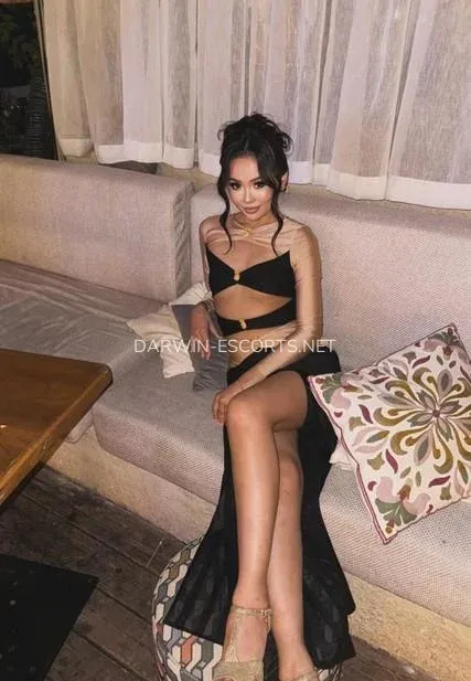 Darwin escorts Alejandra — 4