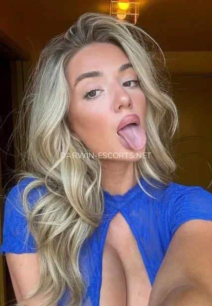 Darwin escorts Berit — 3