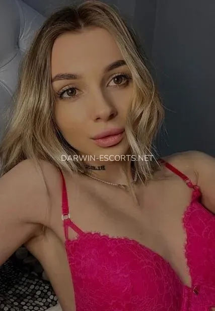 Darwin escorts Gabriela — 3