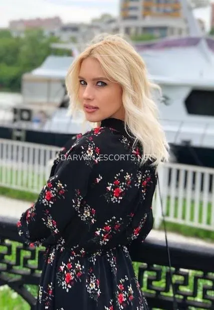 Darwin escorts Hanna — 1