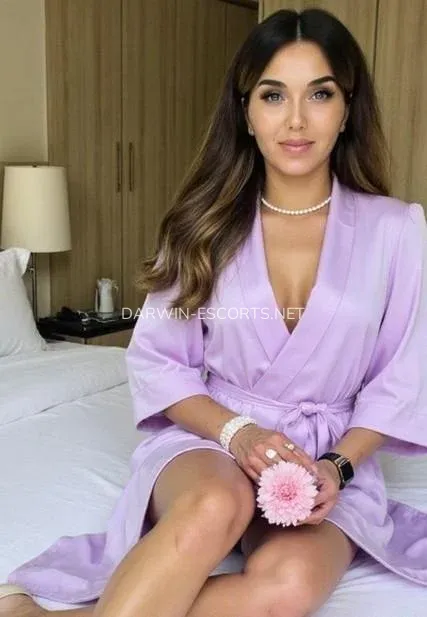 Darwin escorts Sofie — 3