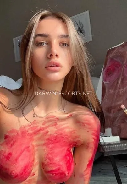Darwin escorts Inger — 2