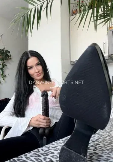 Darwin escorts Sara — 1