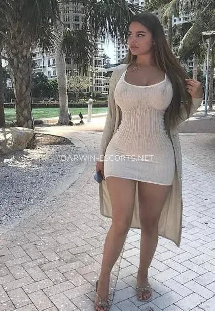 Darwin escorts Ulrika — 3