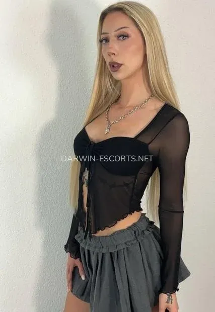 Darwin escorts Elisabeth — 5