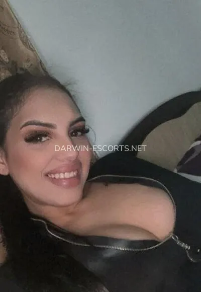 Darwin escorts Anneli — 2