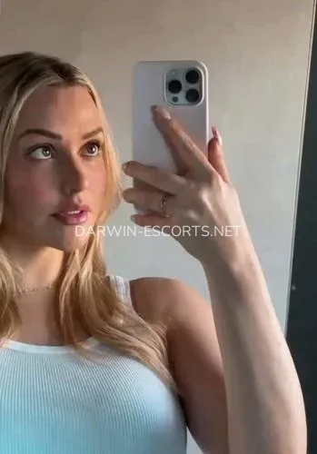 Darwin escorts Malin — 1