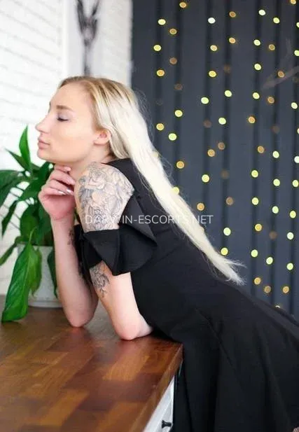 Darwin escorts Madelyn — 4