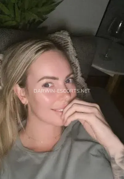Darwin escorts Isabelle — 1