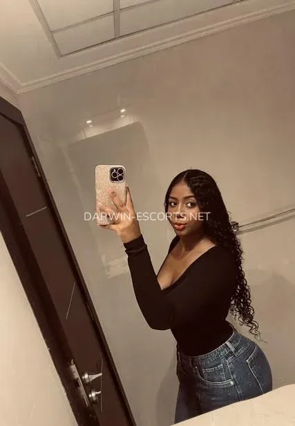 Darwin escorts Elise — 9