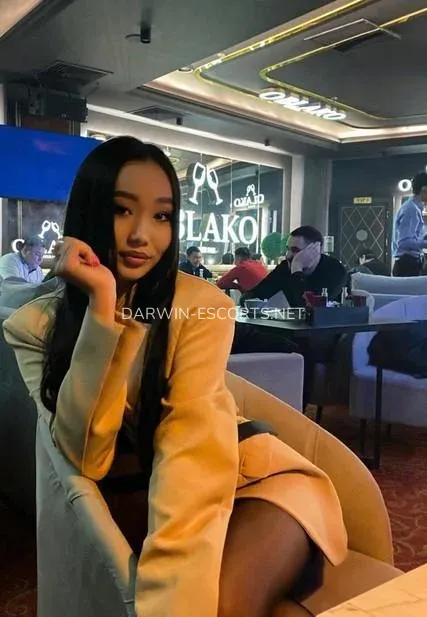 Darwin escorts Erica — 6