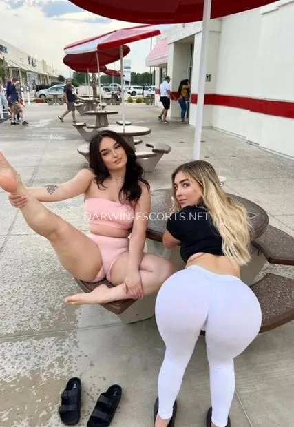 Darwin escorts josefin