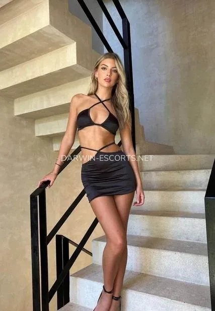 Darwin escorts Malin — 5