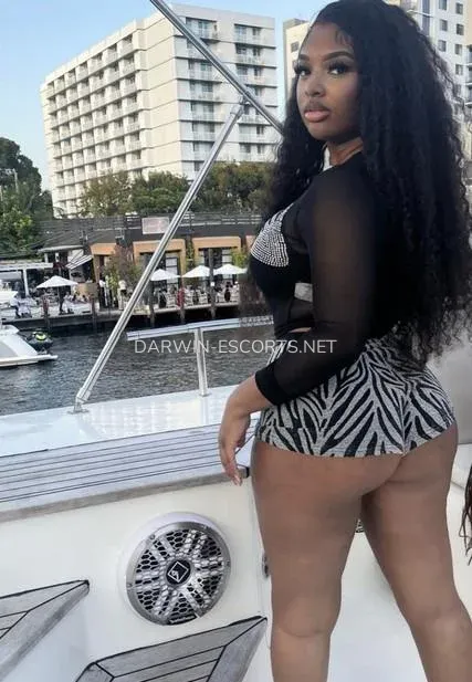 Darwin escorts Ebba — 1