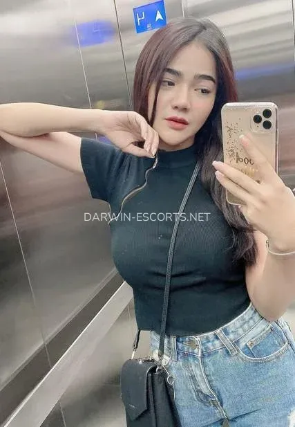 Darwin escorts Klara — 9