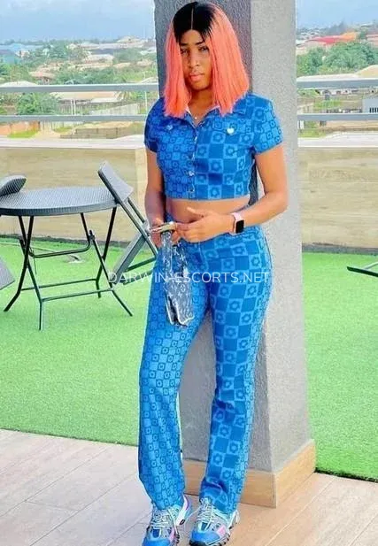 Darwin escorts Mallory — 4