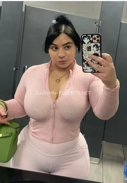 Darwin escorts Sofie — 1