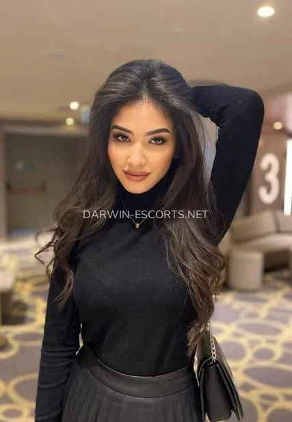 Darwin escorts Elisabeth — 3