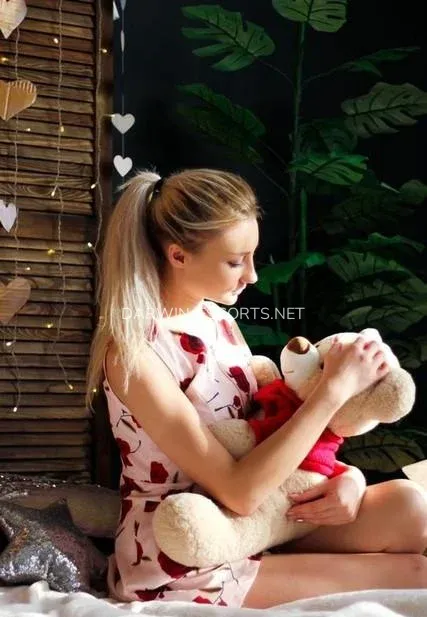 Darwin escorts Madelyn — 3