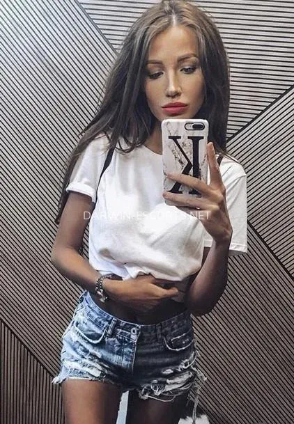 Darwin escorts Sonja — 4