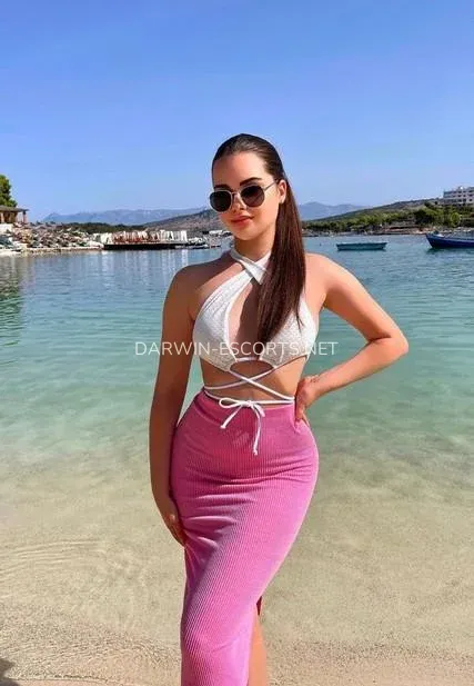Darwin escorts Ellinor — 7