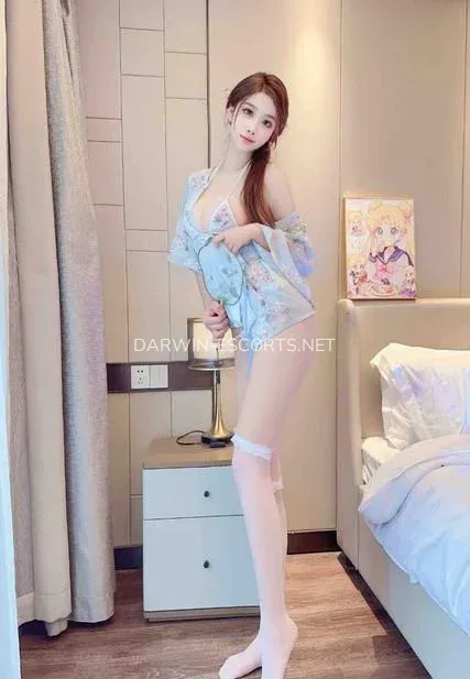 Darwin escorts Karin — 1