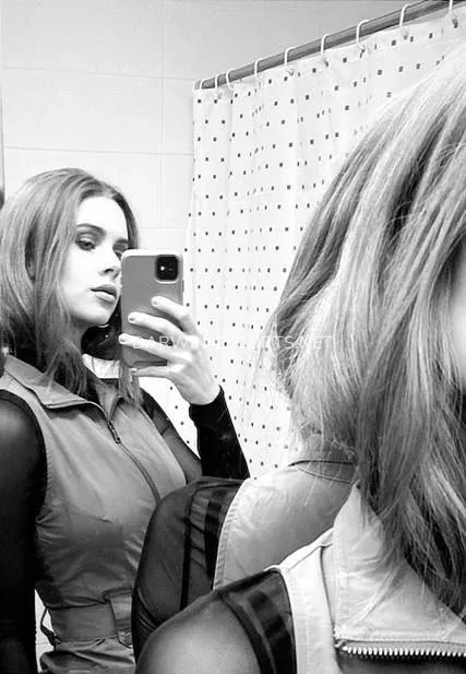 Darwin escorts Agnes — 1