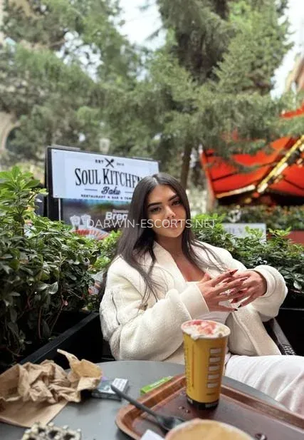 Darwin escorts Helena — 9