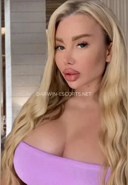 Darwin escorts Mariana — 3