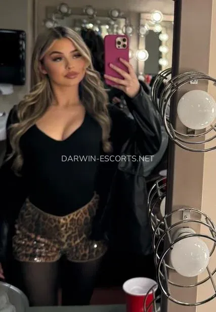 Darwin escorts Erin — 4
