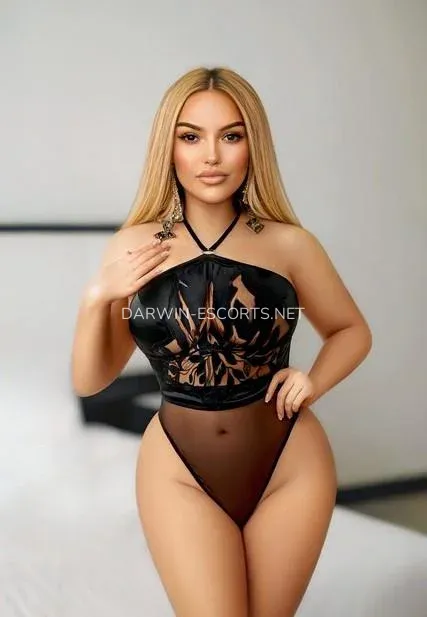Darwin escorts Felicia — 4