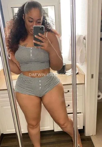 Darwin escorts Nathalie — 3