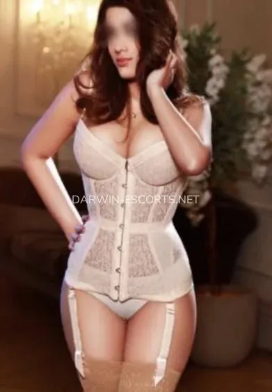 Darwin escorts Helena — 4