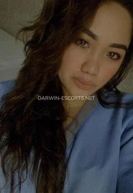 Darwin escorts Margareta — 3