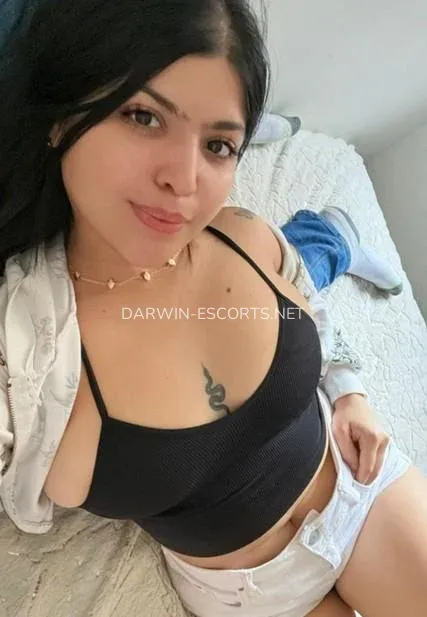 Darwin escorts Angelina — 3