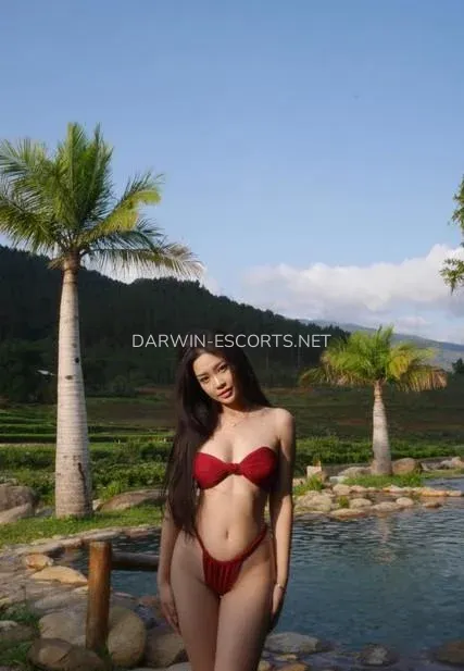 Darwin escorts Lena — 7