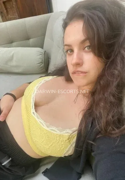 Darwin escorts Gabriela — 1