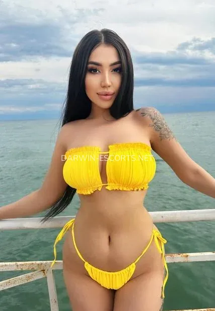 Darwin escorts Emilia — 5