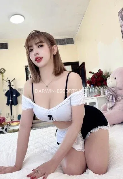 Darwin escorts Justina — 1