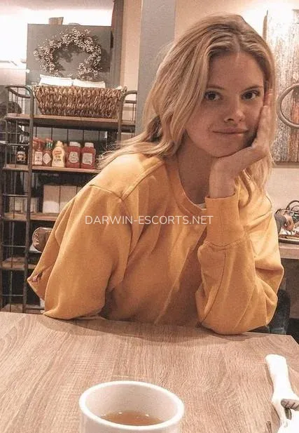 Darwin escorts Isabelle — 5