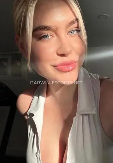 Darwin escorts Susana — 1