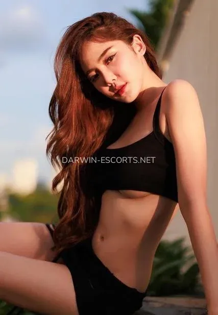 Darwin escorts Isabelle — 5
