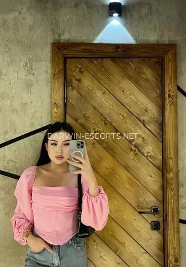 Darwin escorts Makenna — 9