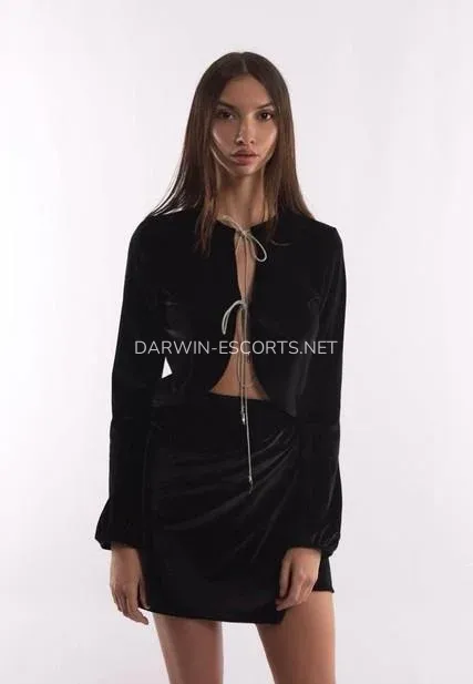 Darwin escorts Elvira — 5
