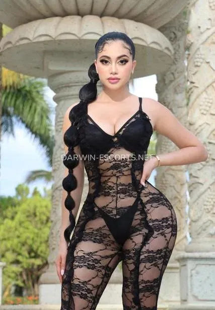 Darwin escorts Sofia — 7