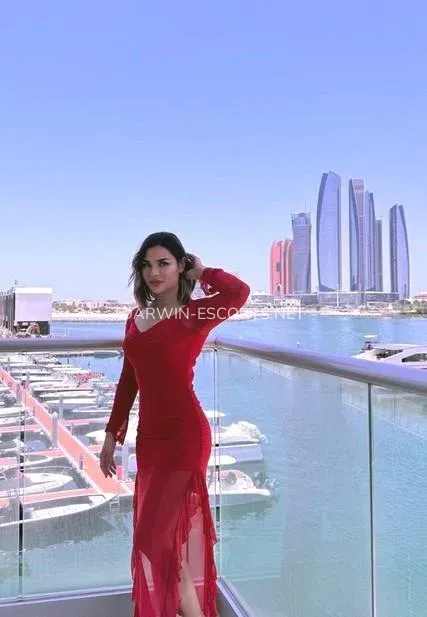 Darwin escorts Sarah — 7