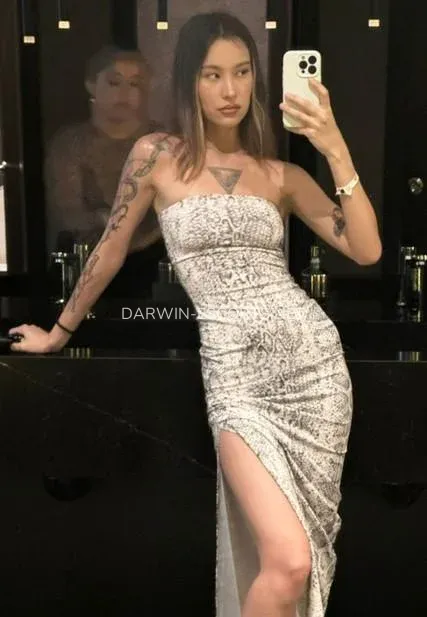Darwin escorts Elizabeth — 4