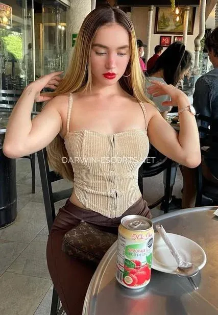 Darwin escorts Ingeborg — 3